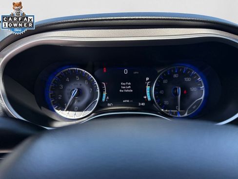 Used 2024 Chrysler Pacifica Touring-L FWD image 26