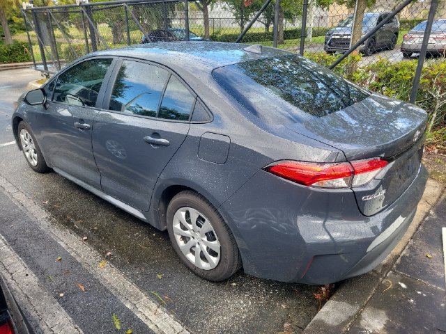 Used 2025 Toyota Corolla LE FWD image 4