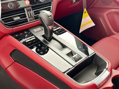 New 2025 Porsche Macan image 20