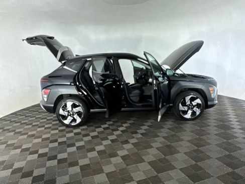 Used 2024 Hyundai Kona Limited AWD/4WD image 14