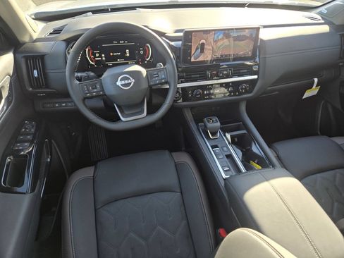 New 2026 Nissan Pathfinder Platinum w/ Cargo Package FWD image 10