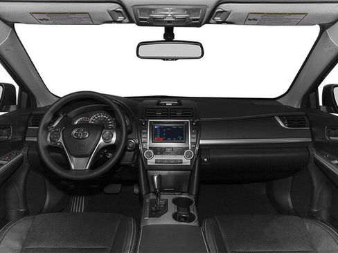Used 2014 Toyota Camry SE FWD image 8