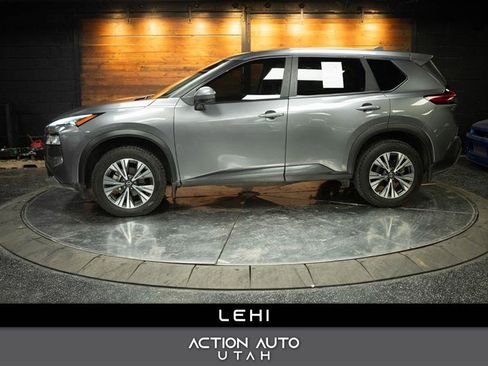 Used 2023 Nissan Rogue SV image 1