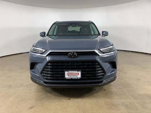 Used 2025 Toyota Grand Highlander AWD image 3