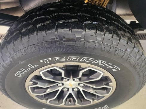 Used 2022 Chevrolet Colorado ZR2 AWD/4WD image 13