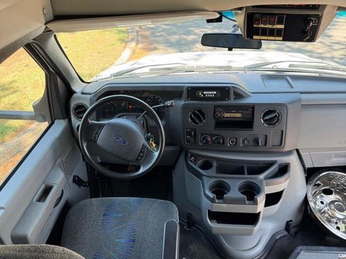 Used 2012 Ford E-350 and Econoline 350 Super Duty w/ Shuttle Bus Prep Pkg RWD image 15