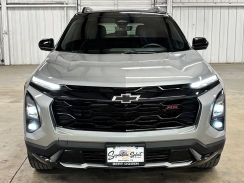 Used 2025 Chevrolet Equinox RS w/ Safety and Technology Package FWD image 2