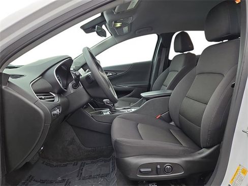 Used 2025 Chevrolet Malibu LT image 13