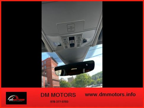 Used 2022 Volkswagen Tiguan SE w/ Panoramic Sunroof Package AWD/4WD image 24