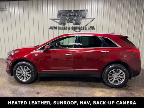 Used 2018 Cadillac XT5 Luxury w/ Driver Awareness Package FWD image 3