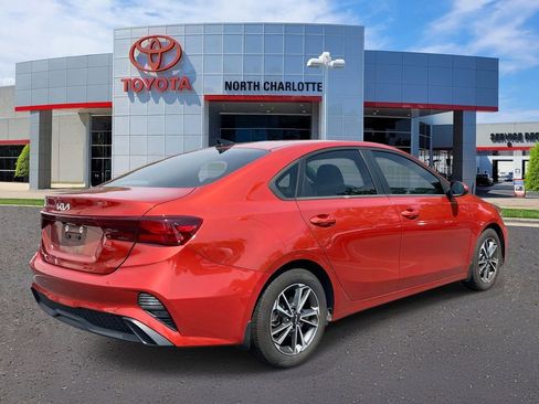 Used 2022 Kia Forte LXS FWD image 7