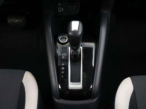 Used 2021 Nissan Versa SV image 20