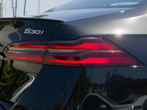 New 2026 BMW 530i w/ M Sport Package RWD image 5