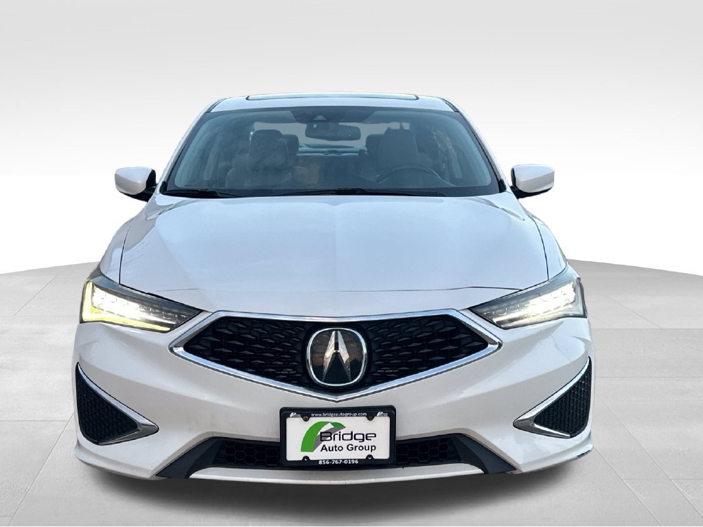 Used 2019 Acura ILX w/ Premium Package FWD image 2