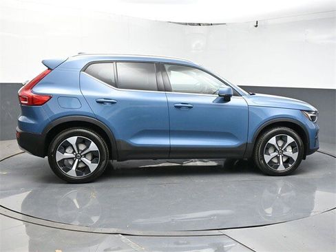 New 2024 Volvo XC40 B5 Plus w/ Protection Package Premier image 8