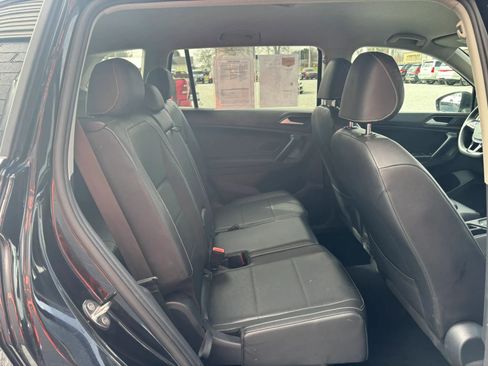 Used 2021 Volkswagen Tiguan SE FWD image 15