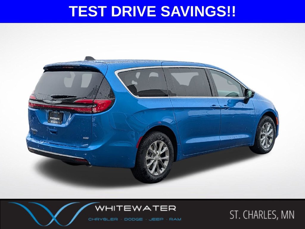 New 2026 Chrysler Pacifica Select AWD/4WD image 2