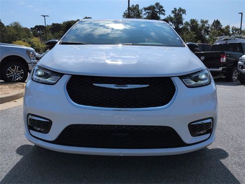 New 2026 Chrysler Pacifica Select image 8