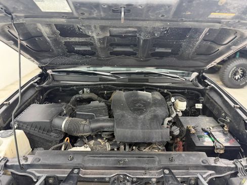 Used 2020 Toyota Tacoma TRD Sport AWD/4WD image 32