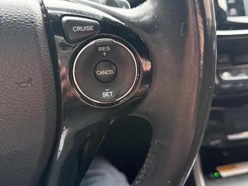 Used 2017 Honda Accord EX-L image 10