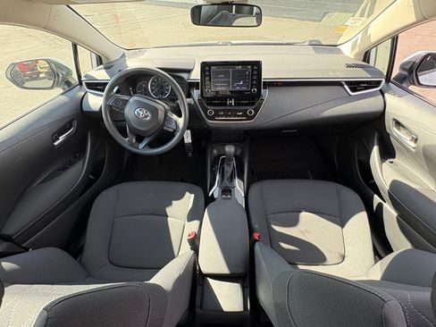 Used 2021 Toyota Corolla LE image 11