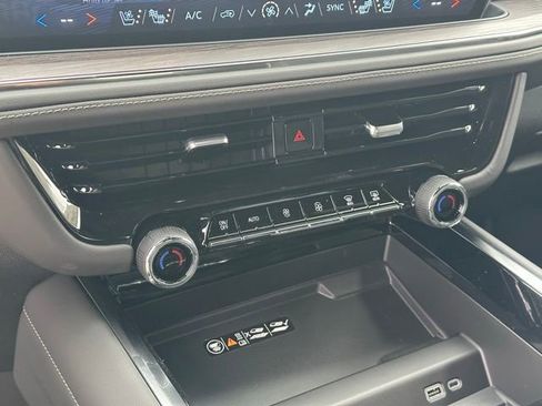 New 2026 Chevrolet Tahoe Premier w/ Sun And Tow Package AWD/4WD image 11