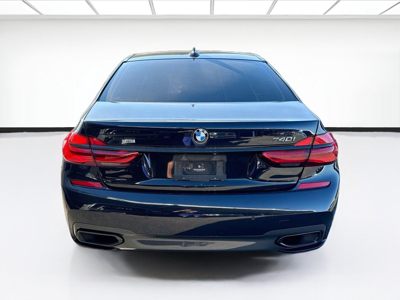 Used 2018 BMW 740i RWD image 5