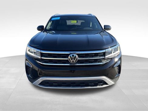 Used 2023 Volkswagen Atlas Cross Sport SE w/ Panoramic Sunroof Package image 3