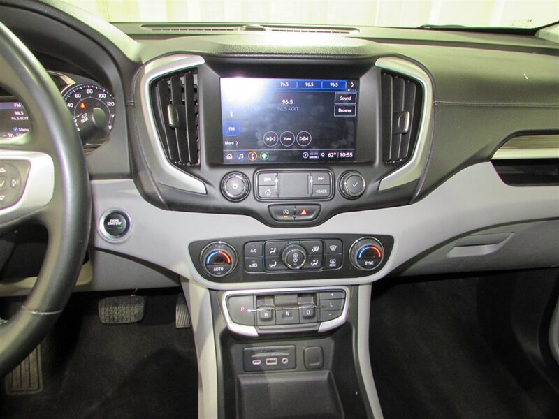 Used 2023 GMC Terrain SLT AWD/4WD image 29