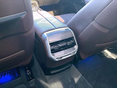 Used 2023 BMW 740i w/ Executive Package image 22