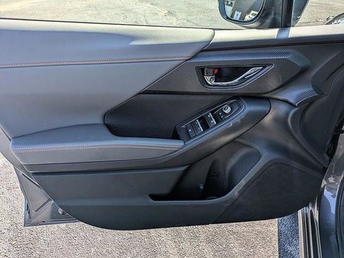 Used 2025 Subaru Crosstrek 2.5i Limited w/ Crosstrek Mirror Package image 11
