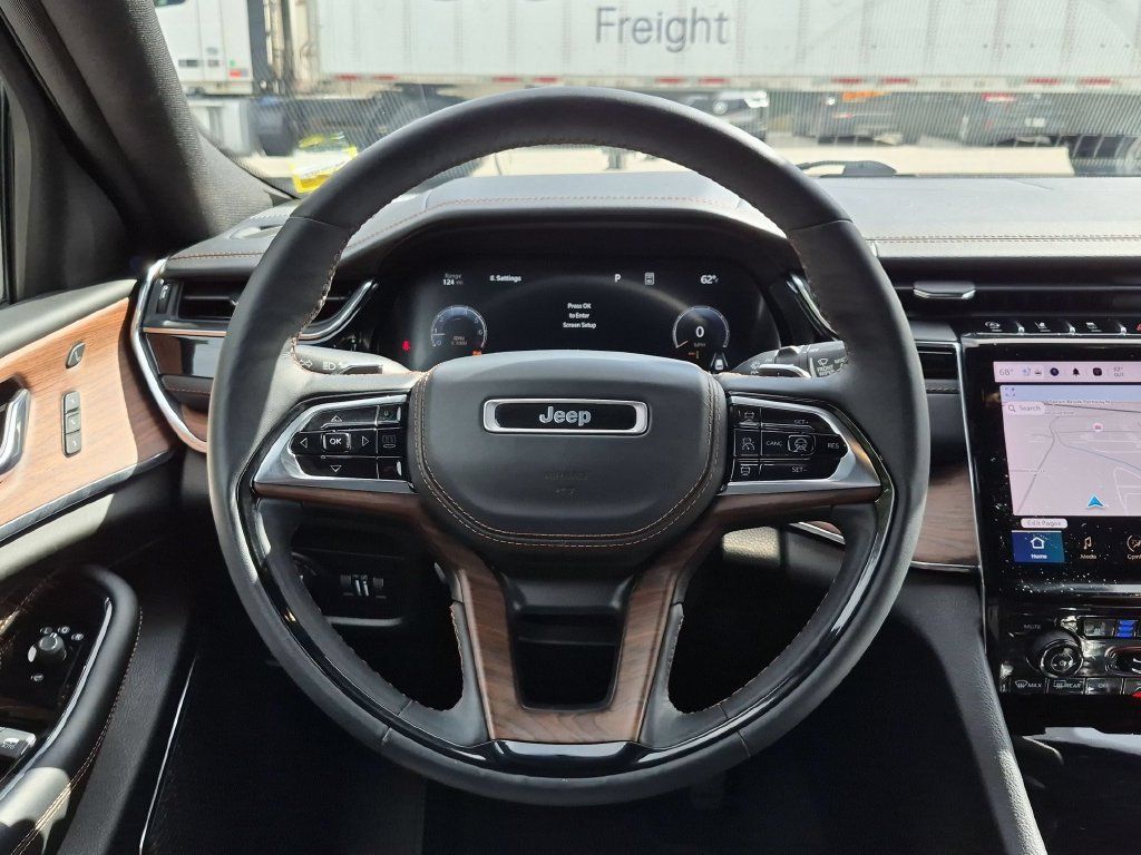 Used 2024 Jeep Grand Cherokee L Summit w/ High Altitude Package AWD/4WD image 18
