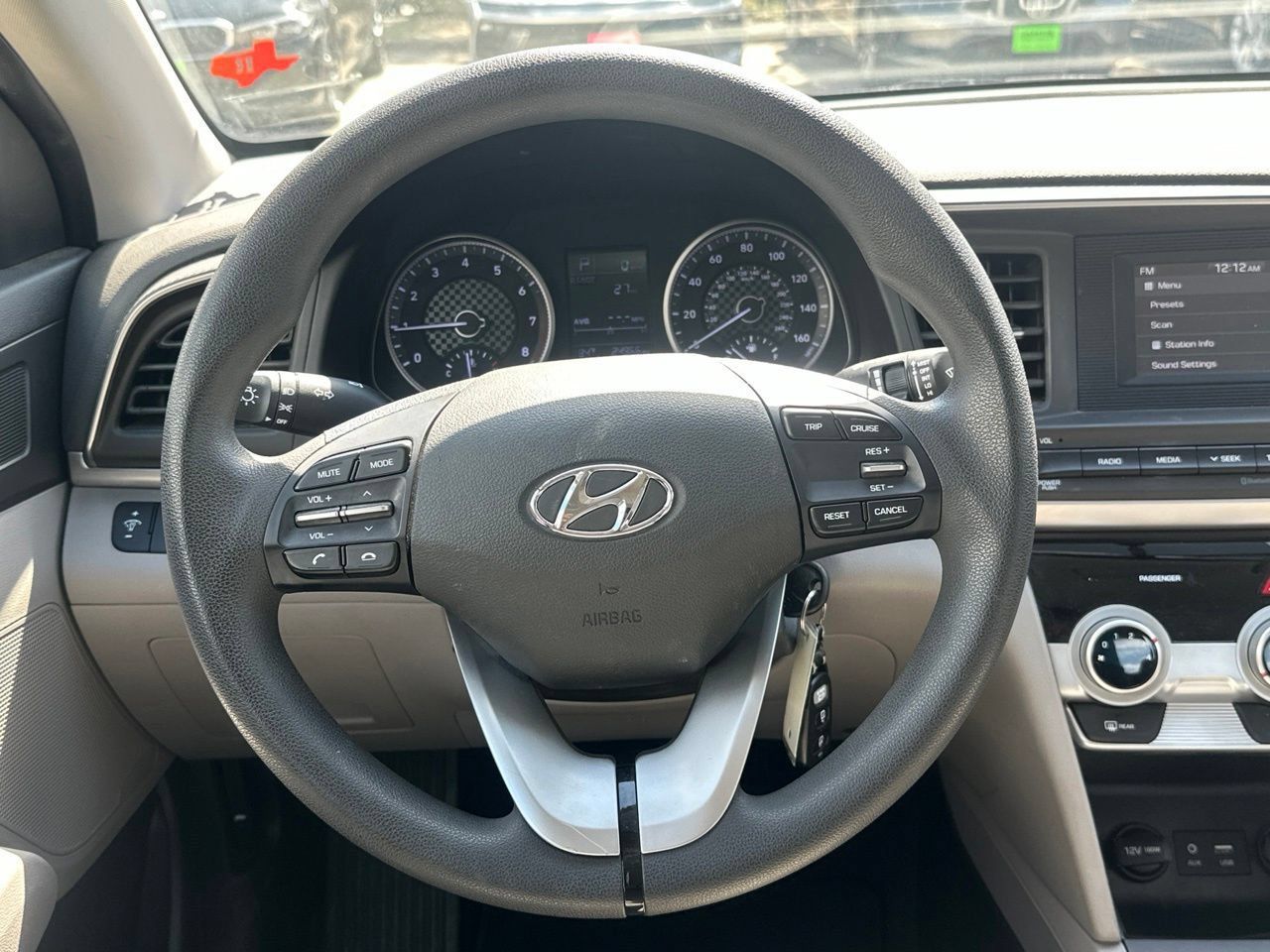 Used 2019 Hyundai Elantra SE FWD image 13