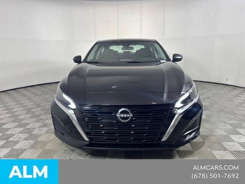 Used 2025 Nissan Altima 2.5 SV FWD image 3