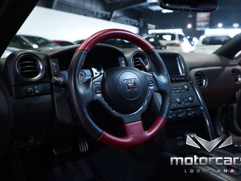 Used 2014 Nissan GT-R Black Edition image 29