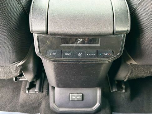 Used 2022 Toyota Highlander LE image 20