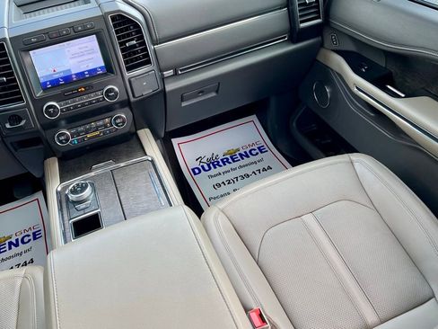 Used 2021 Ford Expedition Limited image 17