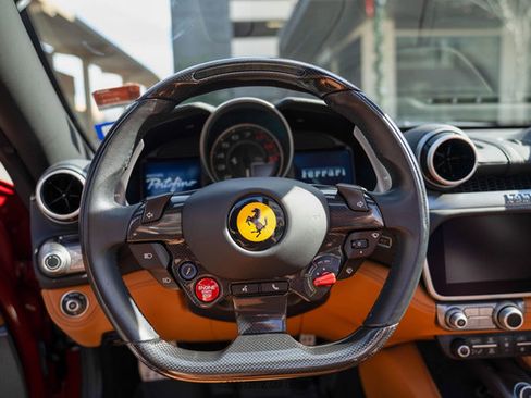 Used 2019 Ferrari Portofino image 38