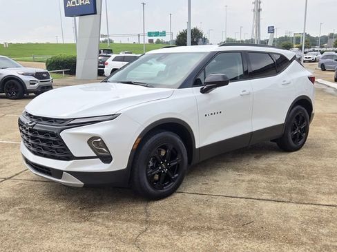 Used 2024 Chevrolet Blazer LT w/ Convenience Package FWD image 22