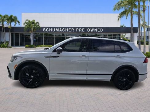 Used 2023 Volkswagen Tiguan SE R-Line FWD image 4