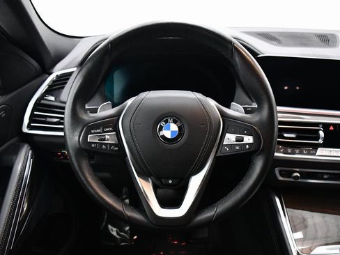 Used 2022 BMW X6 xDrive40i w/ Premium Package image 9
