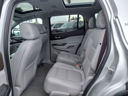 Used 2018 GMC Acadia SLT FWD image 17