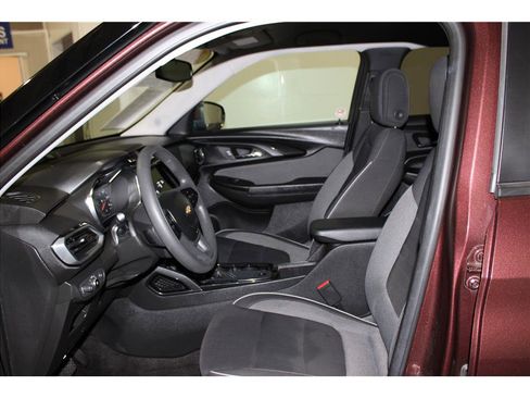 Used 2023 Chevrolet TrailBlazer LT w/ Convenience Package image 11