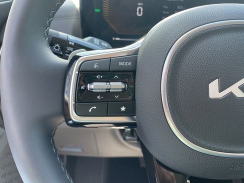 New 2026 Kia Carnival EX FWD image 25