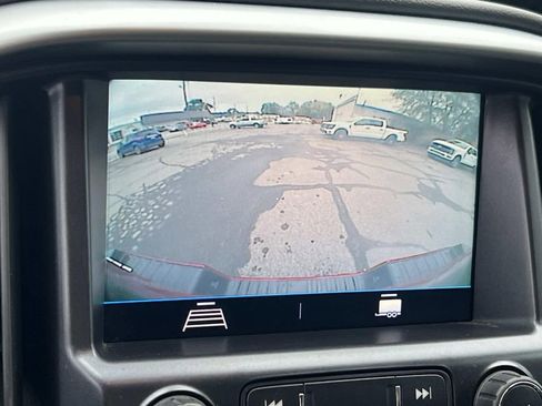 Used 2021 Chevrolet Colorado LT image 32