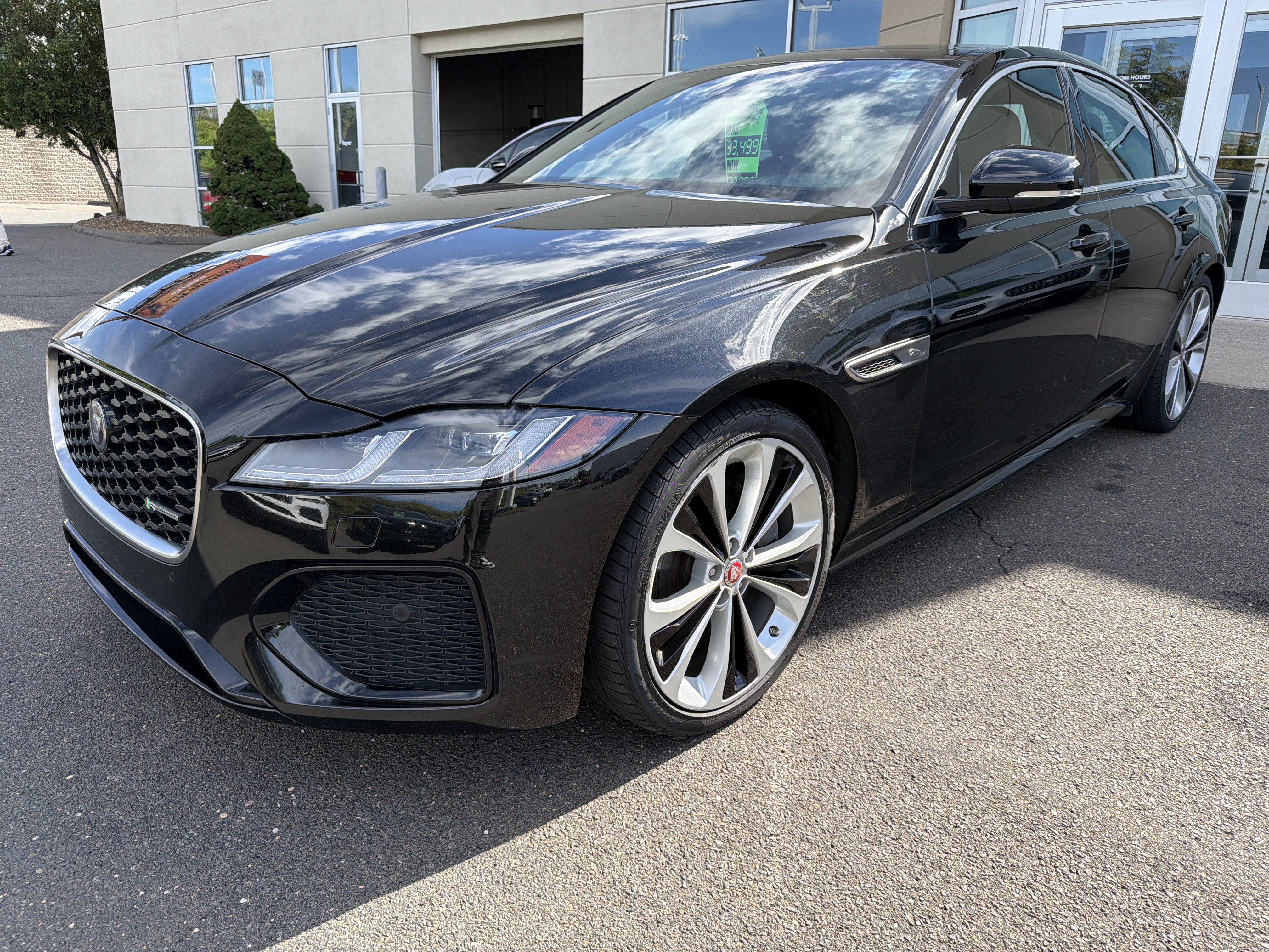 Used 2022 Jaguar XF R-Dynamic SE AWD/4WD image 8