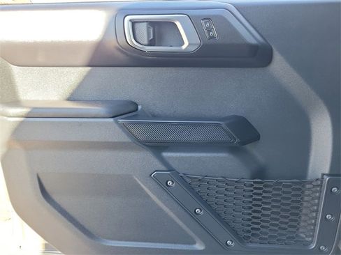 Used 2025 Ford Bronco Outer Banks image 21