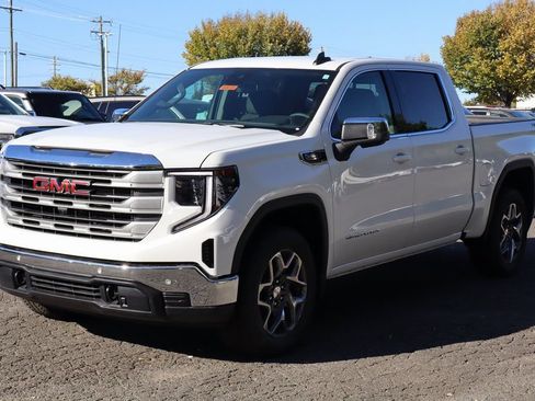 New 2026 GMC Sierra 1500 SLE w/ X31 Off-Road Package AWD/4WD image 2