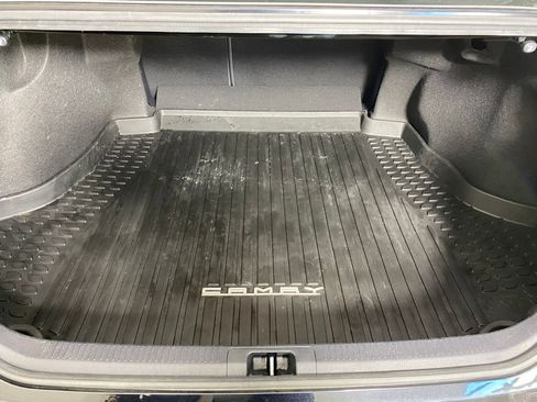 Used 2020 Toyota Camry XLE image 30