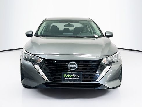Used 2024 Nissan Sentra SV FWD image 2